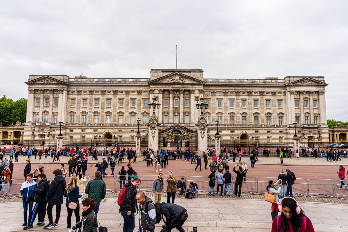 Visit Buckingham Palace with kids